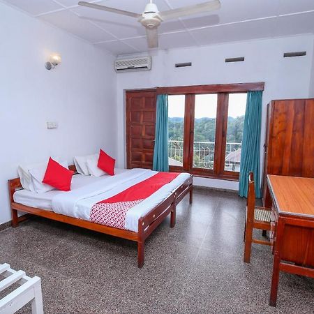 Oyo 436 Sandakelum Tourist Guest House Kandy Kültér fotó